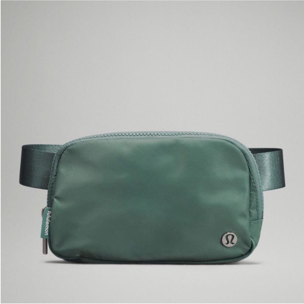 Lululemon belt bag